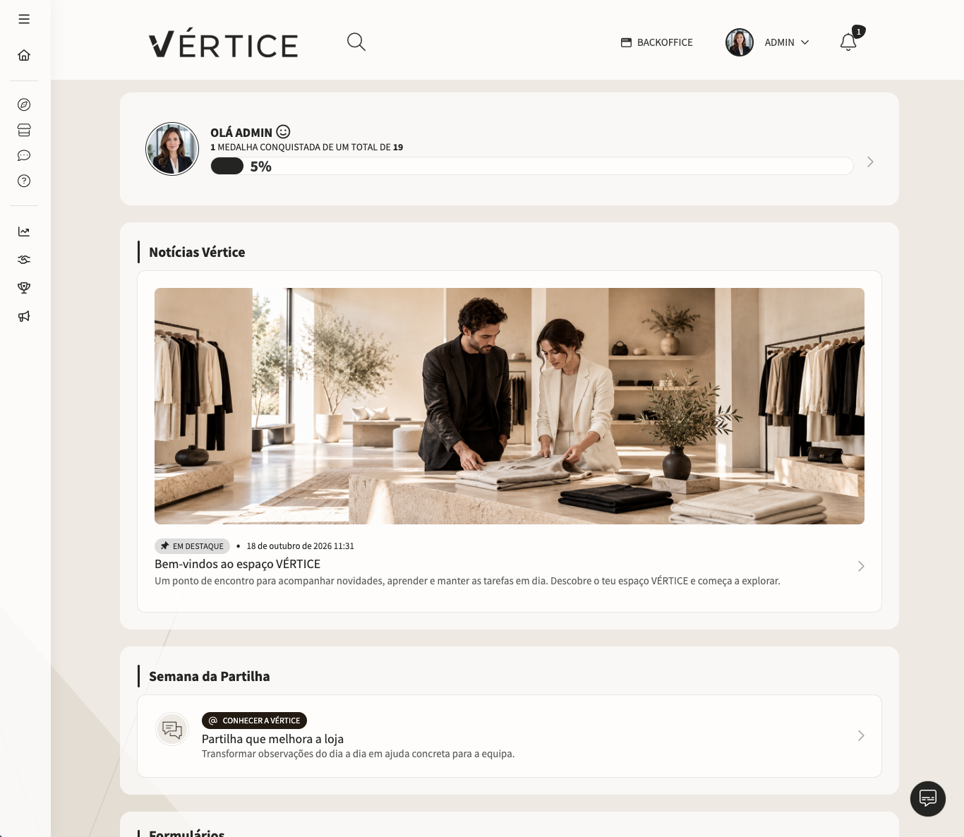 Home page of the Vértice demonstration environment, in Portuguese, with a welcome news item and an activity about sharing improvements in the store.